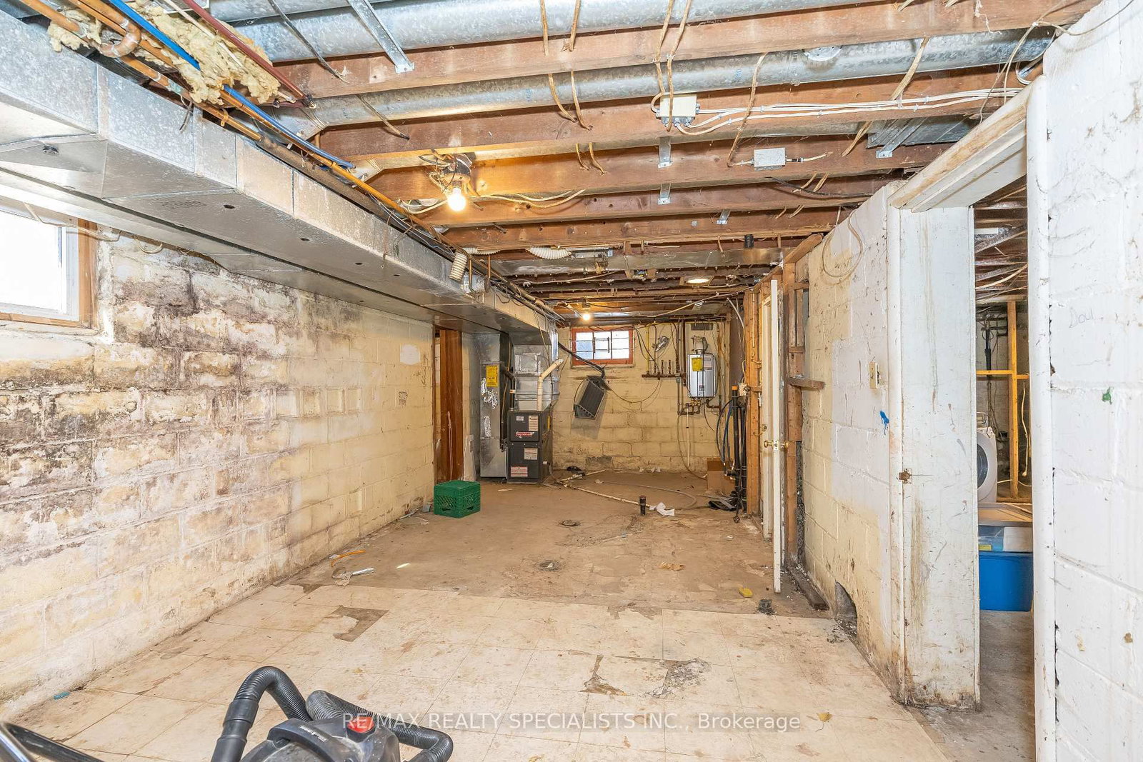 Detached House for sale at 970 Concession Street, Hamilton, Ontario, L8T 1A1 - Sunninghill - MLS: X12973084