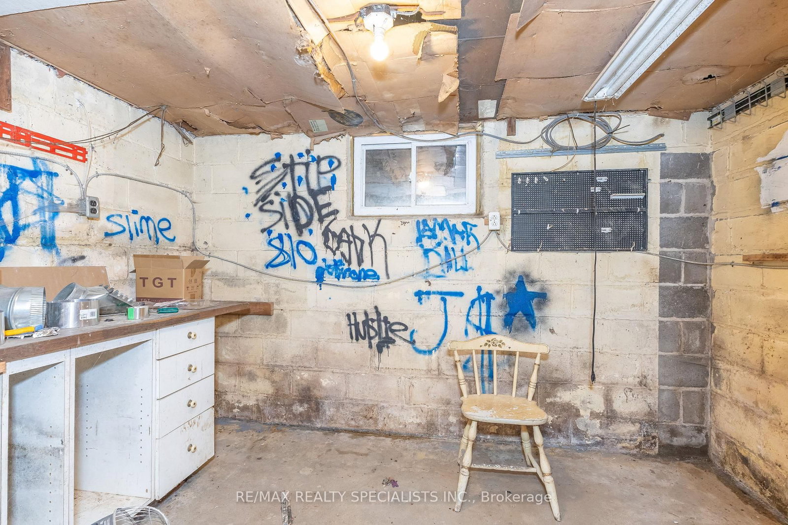 Detached House for sale at 970 Concession Street, Hamilton, Ontario, L8T 1A1 - Sunninghill - MLS: X12973084