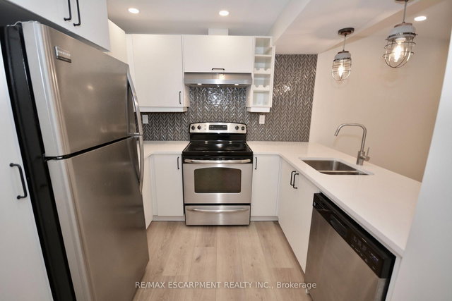 LOWER - 17 Inverness Avenue W