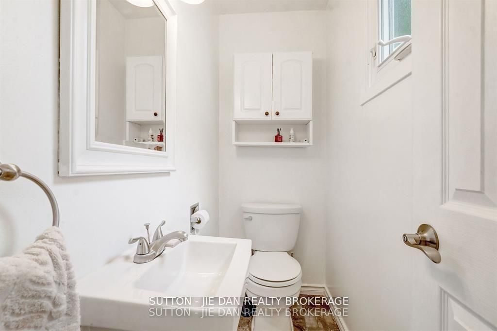 Detached House for sale at 55 CONSTABLE Court, London North, Ontario, N6G 3N7 - North I - MLS: X12973108