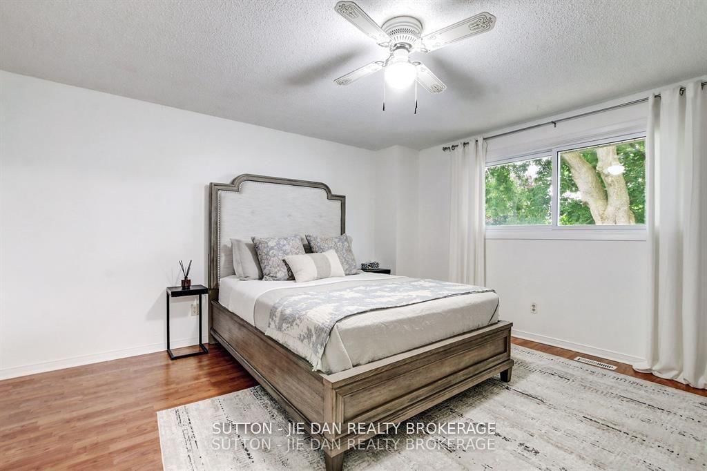 Detached House for sale at 55 CONSTABLE Court, London North, Ontario, N6G 3N7 - North I - MLS: X12973108