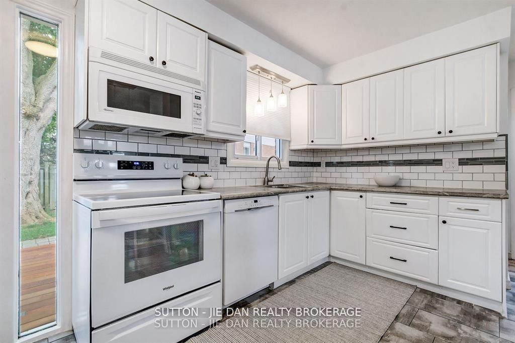 Detached House for sale at 55 CONSTABLE Court, London North, Ontario, N6G 3N7 - North I - MLS: X12973108