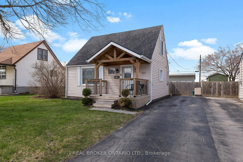 325 Crowland Ave, Welland, L3B 1X5 | Image 2
