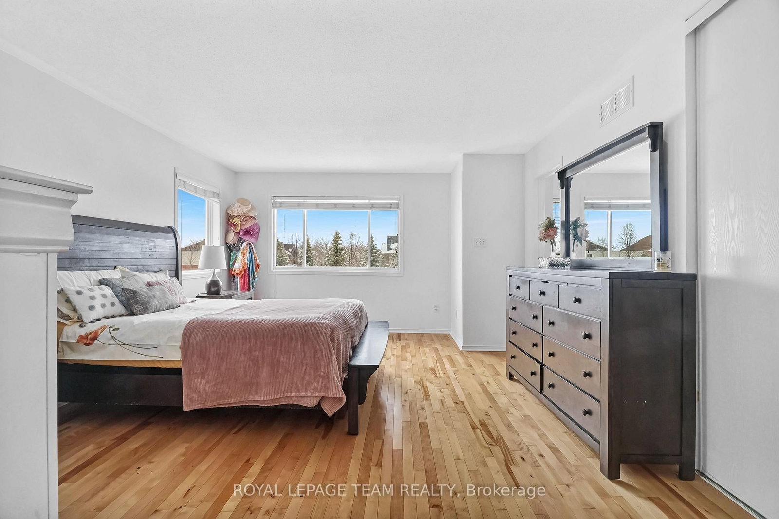 Townhouse for sale at 2362 Bois Vert Place, Ottawa, Ontario, K4A 4V1 - Avalon East - MLS: X12973294