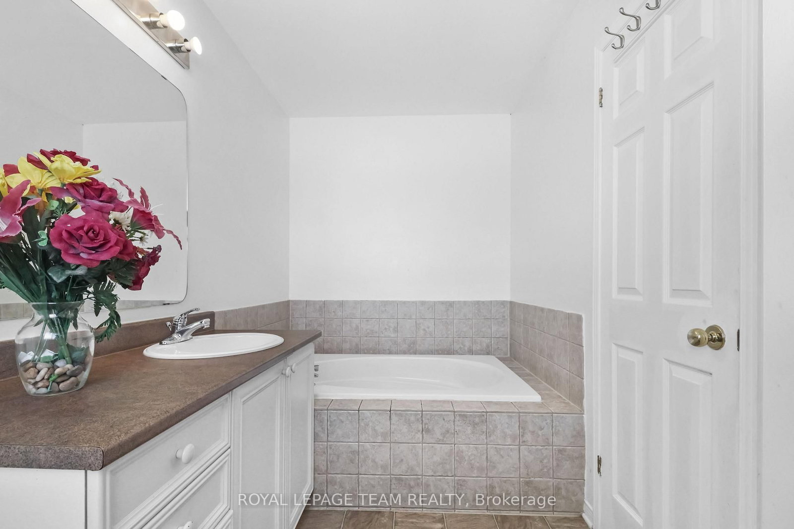 Townhouse for sale at 2362 Bois Vert Place, Ottawa, Ontario, K4A 4V1 - Avalon East - MLS: X12973294