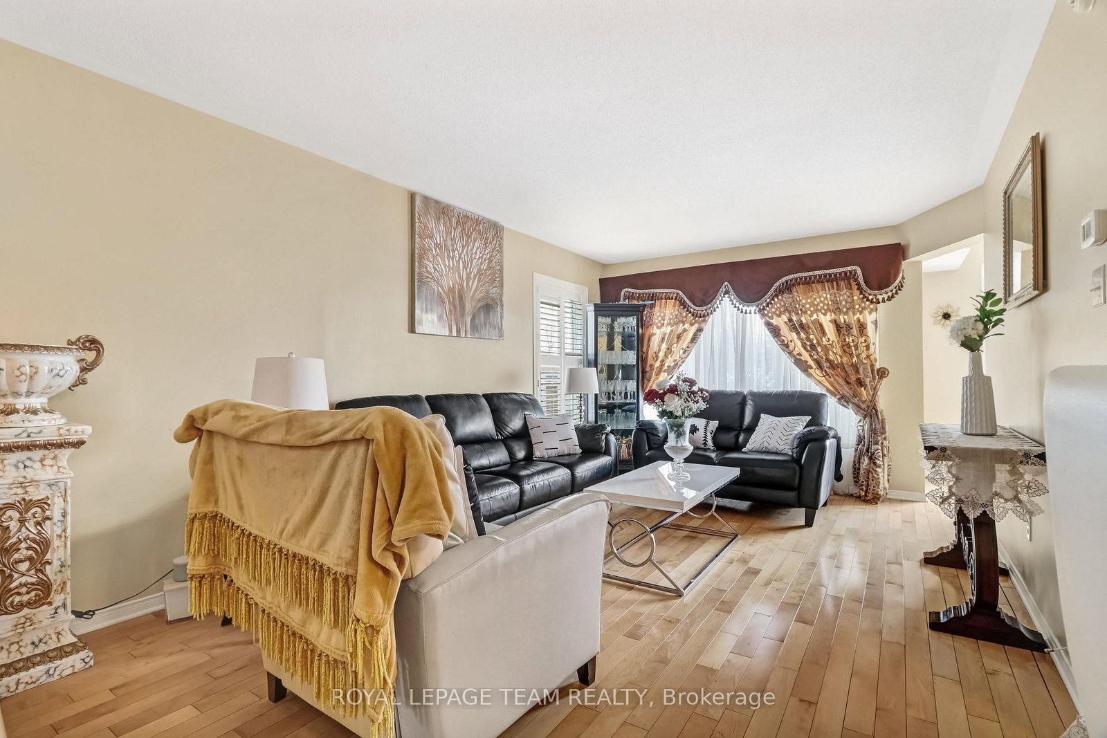 Townhouse for sale at 2362 Bois Vert Place, Ottawa, Ontario, K4A 4V1 - Avalon East - MLS: X12973294