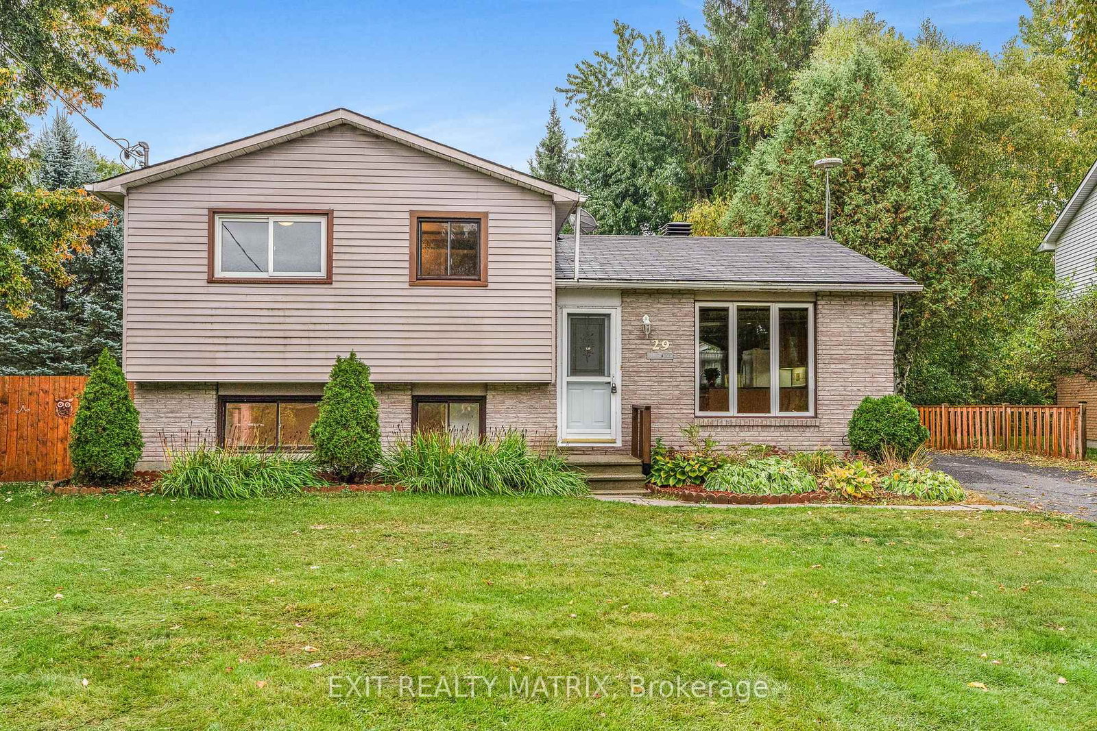 Detached House for sale at 29 Louise Crescent, Russell, Ontario, K0A 1W0 - Embrun - MLS: X12973334