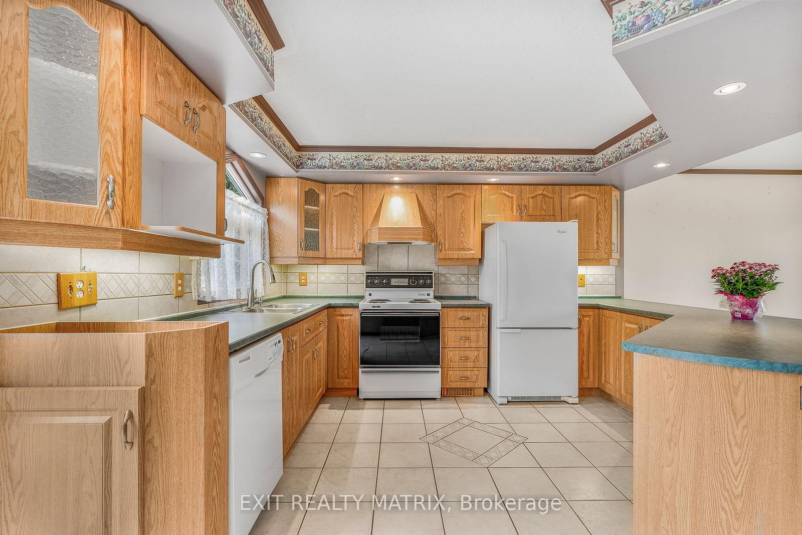 Detached House for sale at 29 Louise Crescent, Russell, Ontario, K0A 1W0 - Embrun - MLS: X12973334