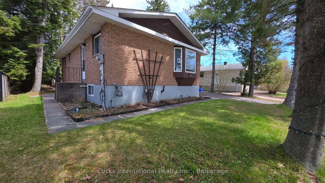 36 Susan Street W