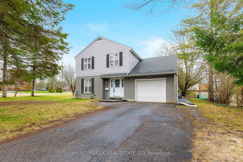 4 Baxter Dr, Brockville, K6V 3T8 | Image 2