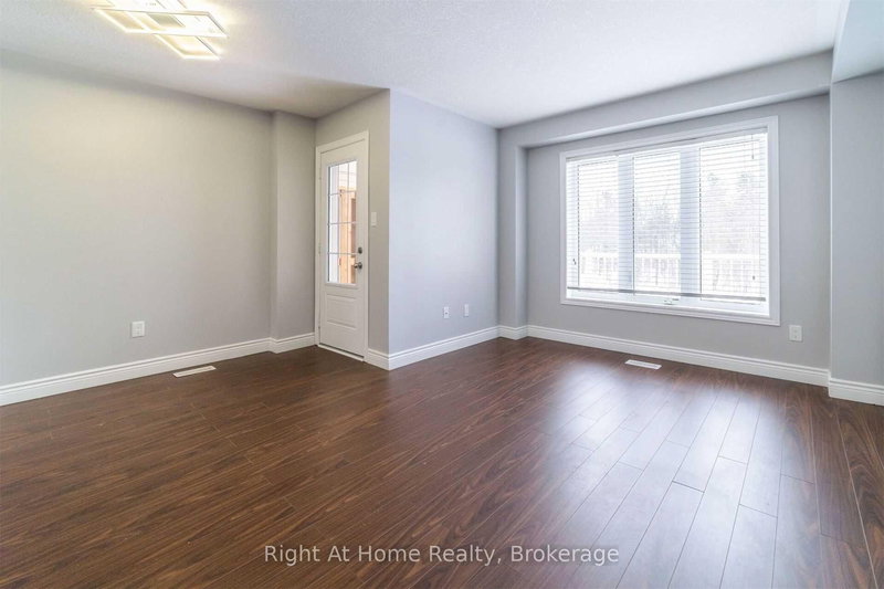 66 KNOTTY PINE Ave, Cambridge, N3H 0E2 | Image 3