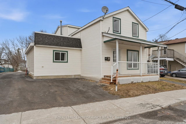 415-417 Higginson Street N