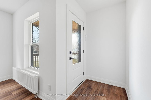 2 - 4876 Simcoe Street