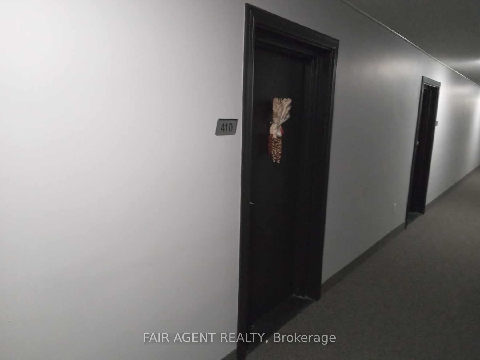 931 WONDERLAND Road S, Unit 410 - Photo 13