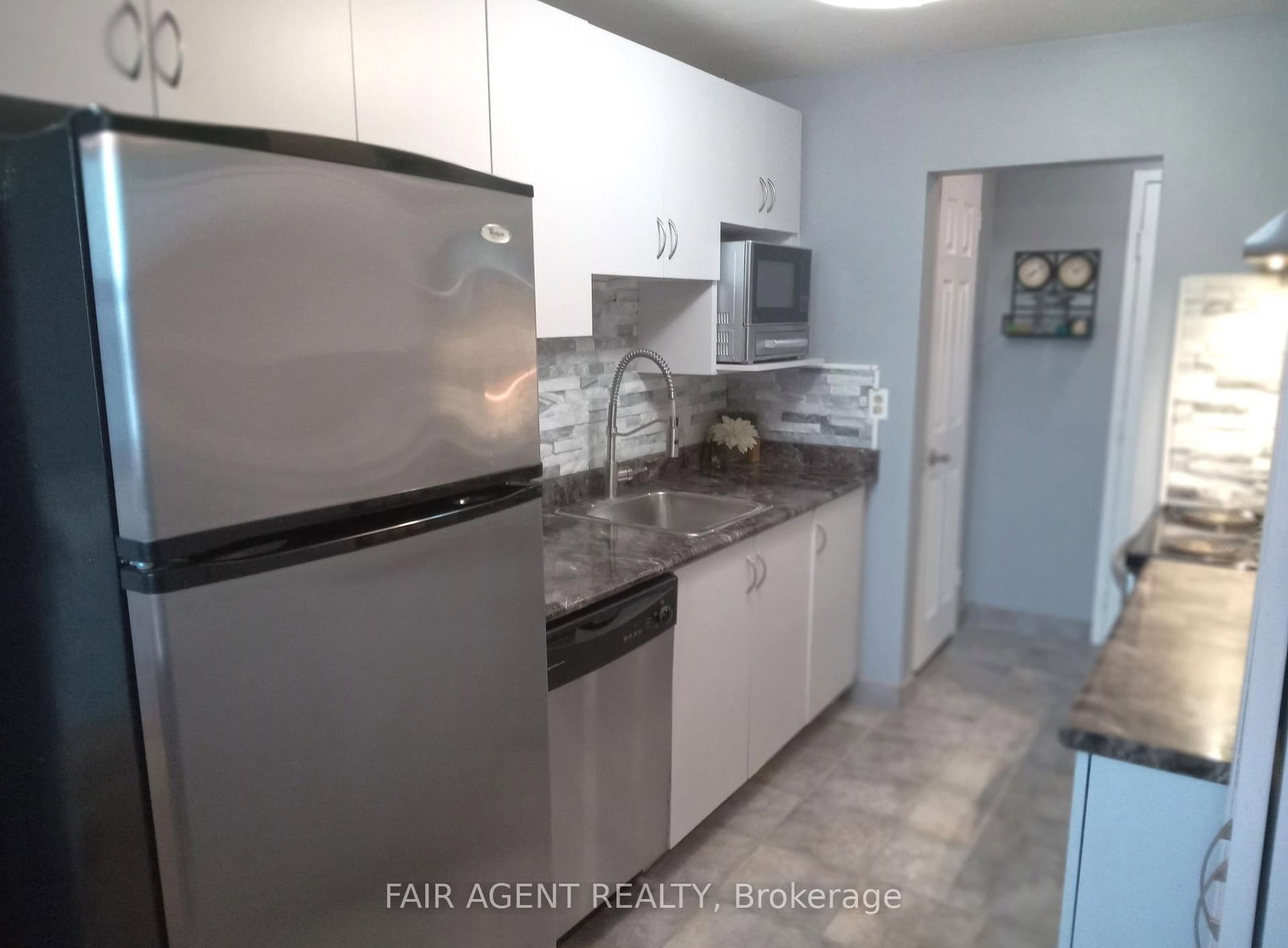 931 WONDERLAND Road S, Unit 410 - Photo 16