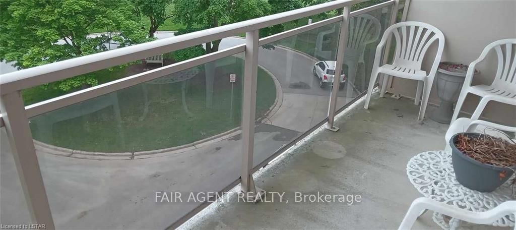 931 WONDERLAND Road S, Unit 410 - Photo 30