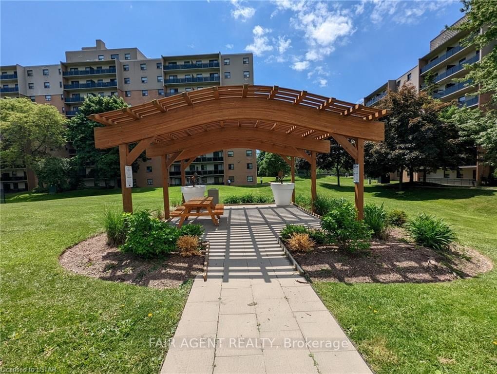 931 WONDERLAND Road S, Unit 410 - Photo 5