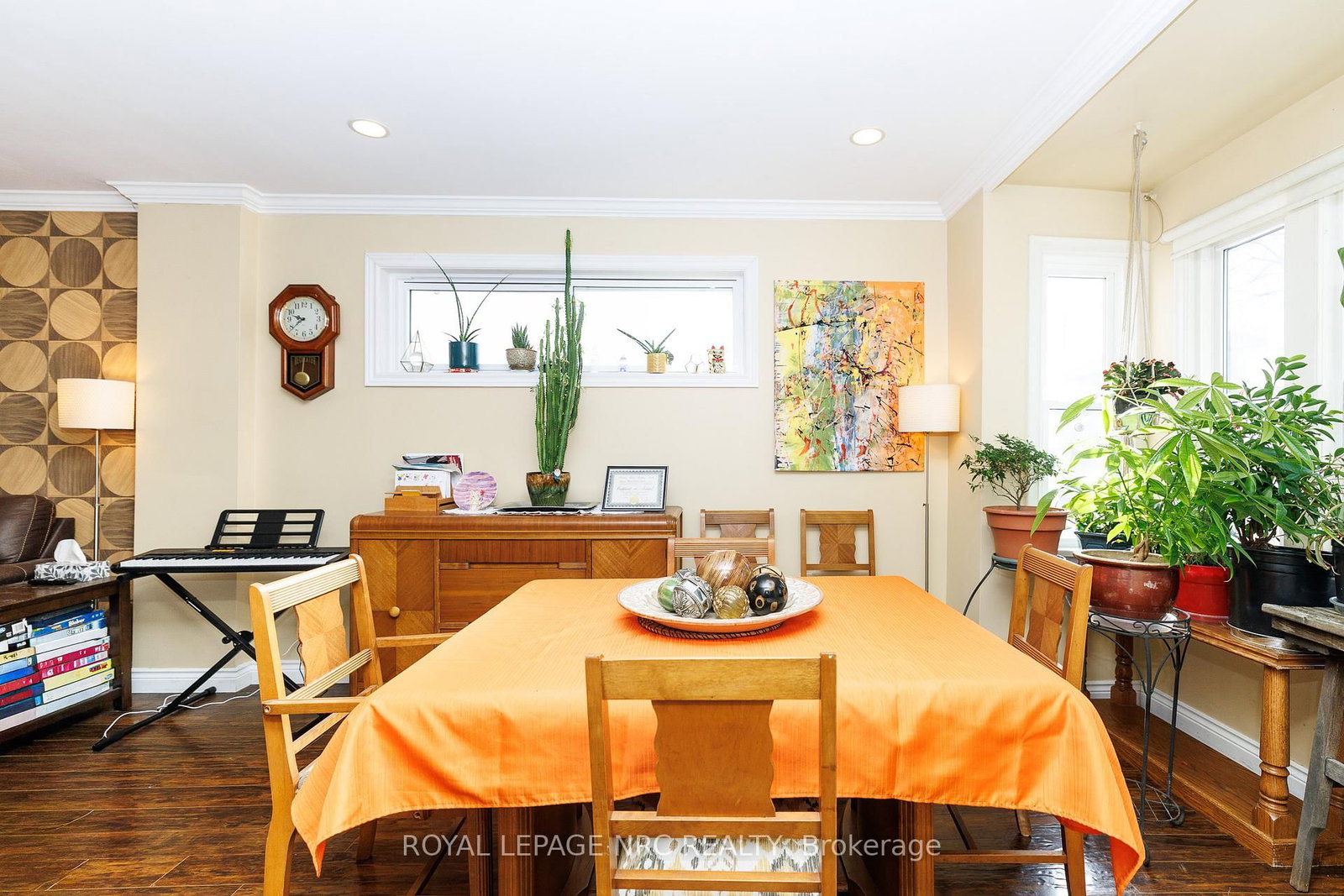 Detached House for sale at 78 RUSSELL Avenue, St. Catharines, Ontario, L2R 1V7 - Downtown - MLS: X12973706