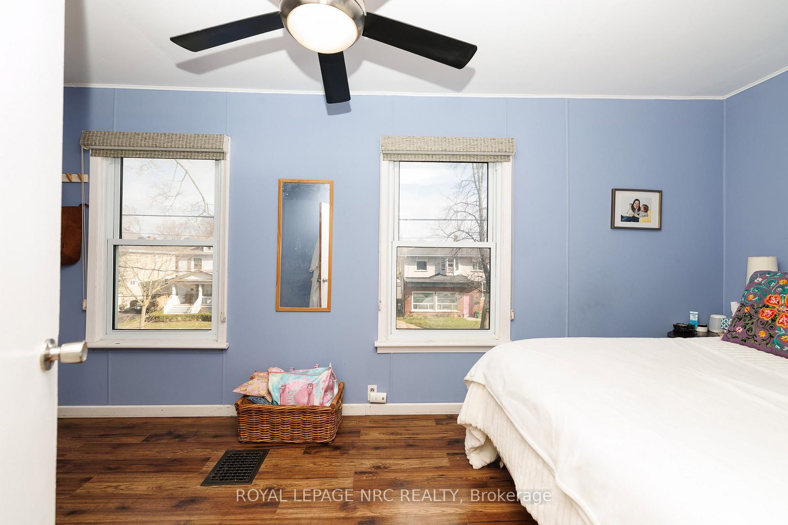 Detached House for sale at 78 RUSSELL Avenue, St. Catharines, Ontario, L2R 1V7 - Downtown - MLS: X12973706