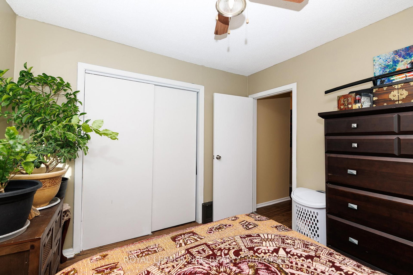 Detached House for sale at 78 RUSSELL Avenue, St. Catharines, Ontario, L2R 1V7 - Downtown - MLS: X12973706