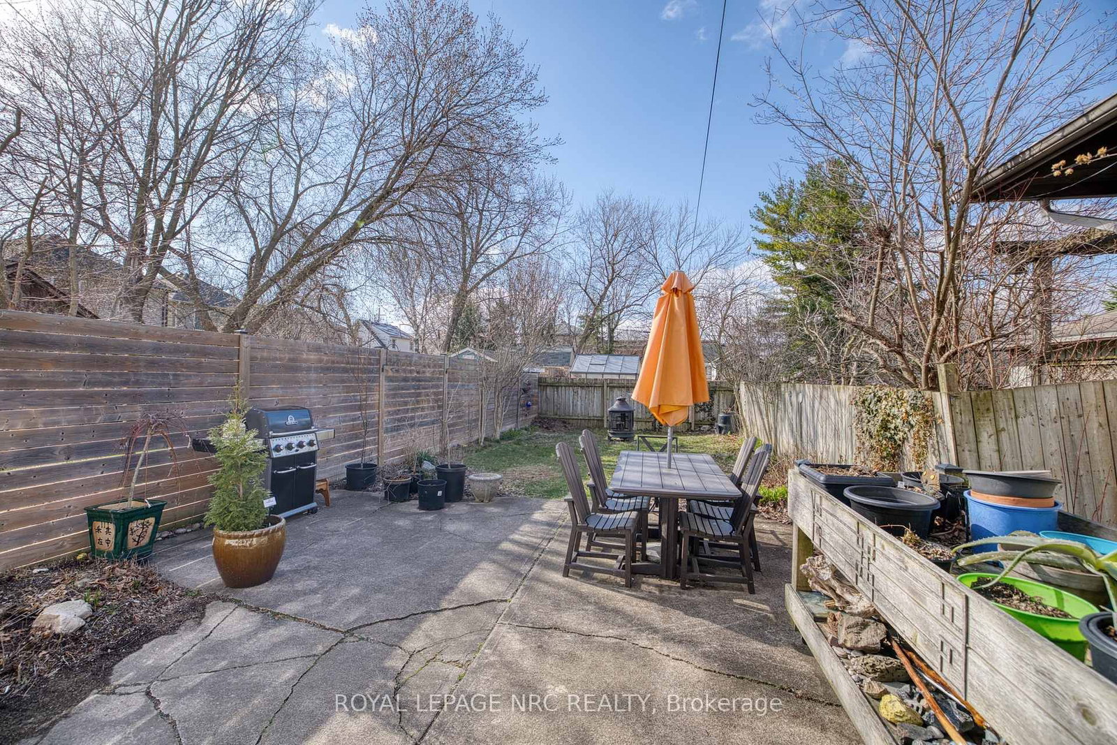 Detached House for sale at 78 RUSSELL Avenue, St. Catharines, Ontario, L2R 1V7 - Downtown - MLS: X12973706