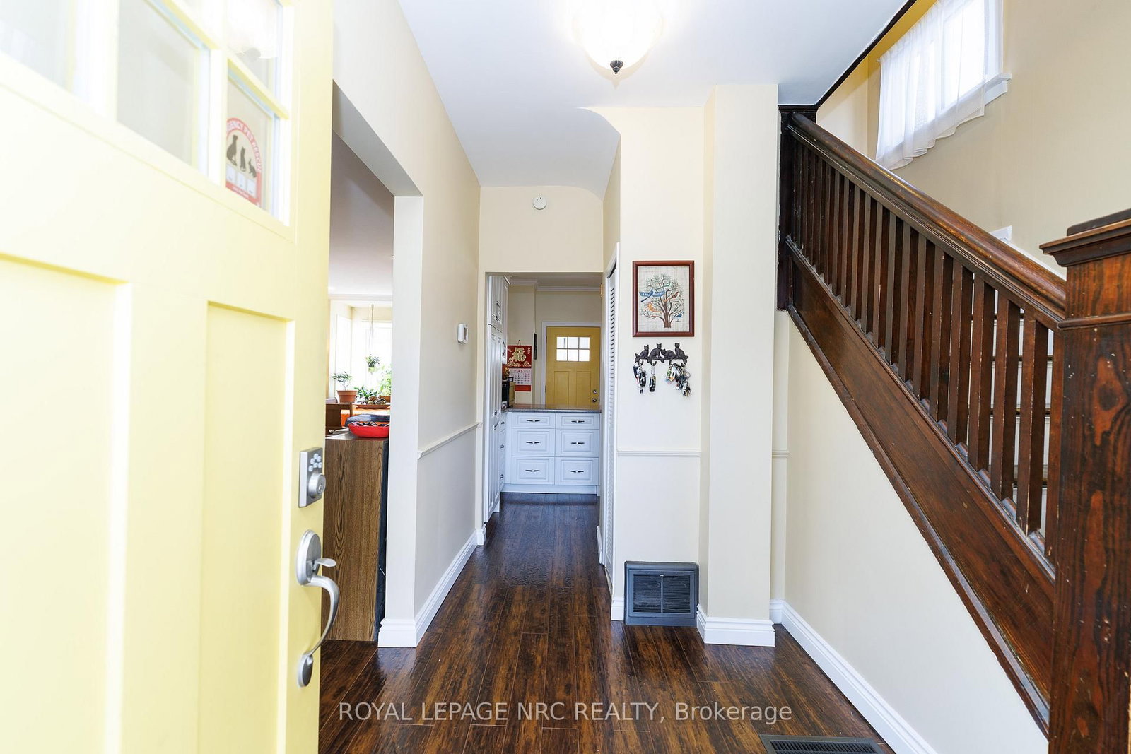 Detached House for sale at 78 RUSSELL Avenue, St. Catharines, Ontario, L2R 1V7 - Downtown - MLS: X12973706