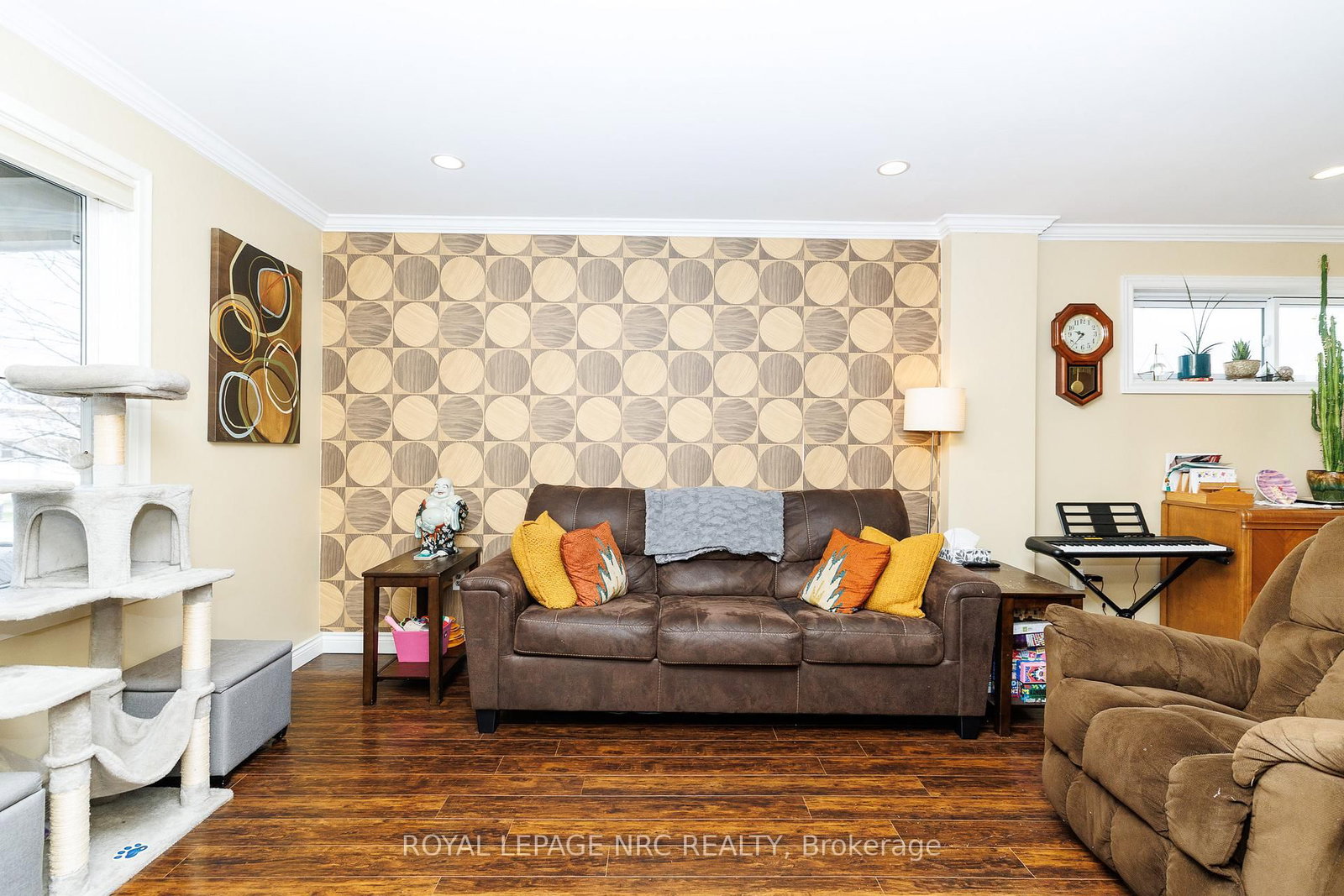 Detached House for sale at 78 RUSSELL Avenue, St. Catharines, Ontario, L2R 1V7 - Downtown - MLS: X12973706