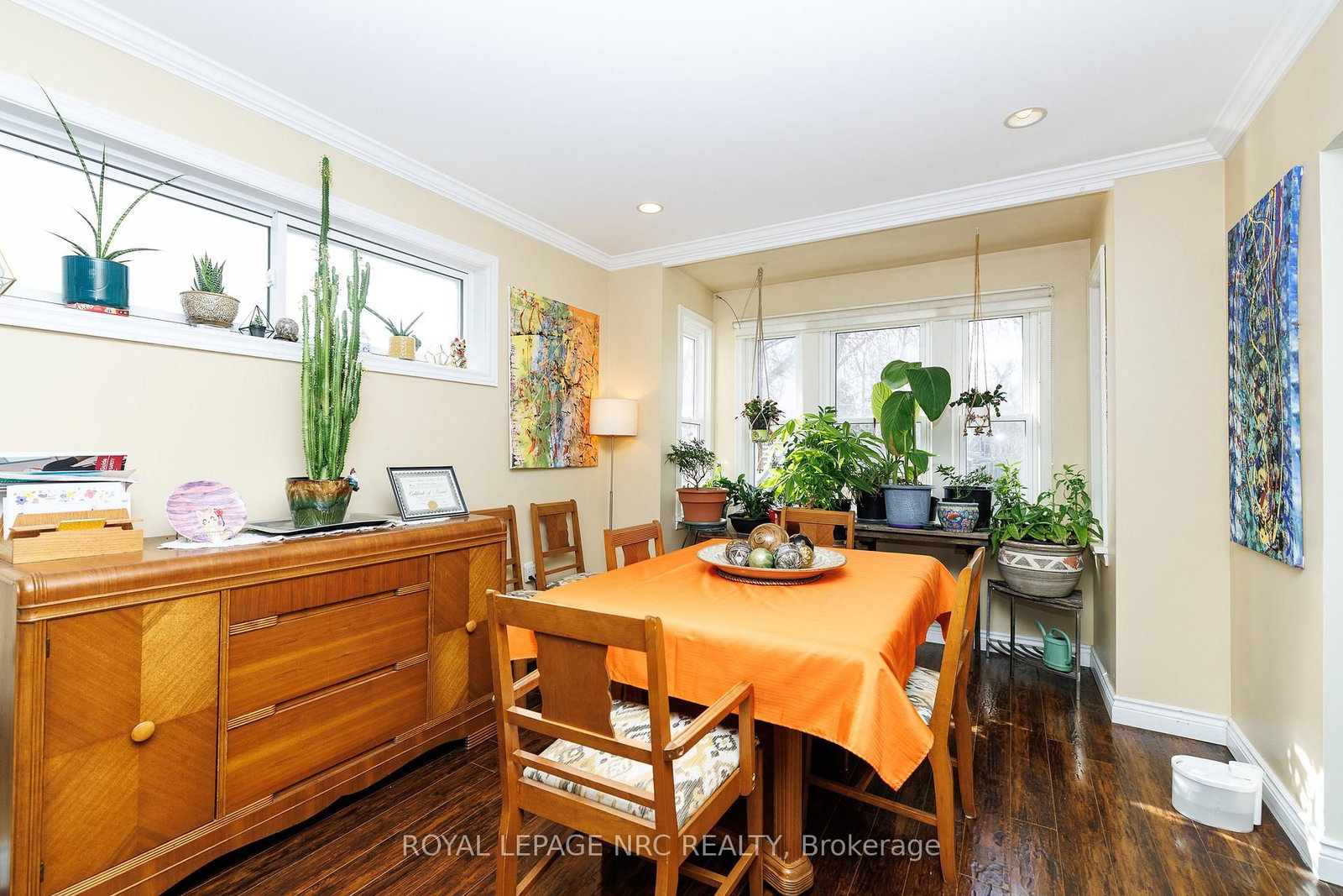 Detached House for sale at 78 RUSSELL Avenue, St. Catharines, Ontario, L2R 1V7 - Downtown - MLS: X12973706