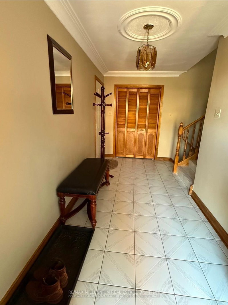 385 Fitch St, Welland, L3C 4W7 | Image 2