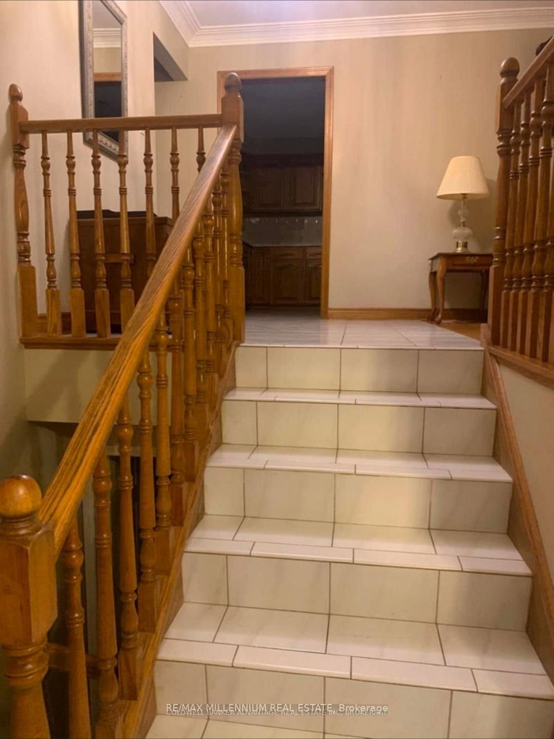 385 Fitch St, Welland, L3C 4W7 | Image 3