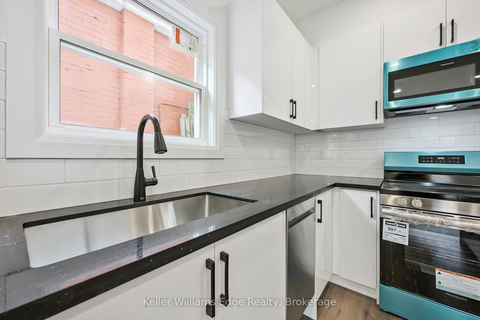 Detached House for sale at 161 Weir Street, Hamilton, Ontario, L8H 5G1 - Homeside - MLS: X12974134