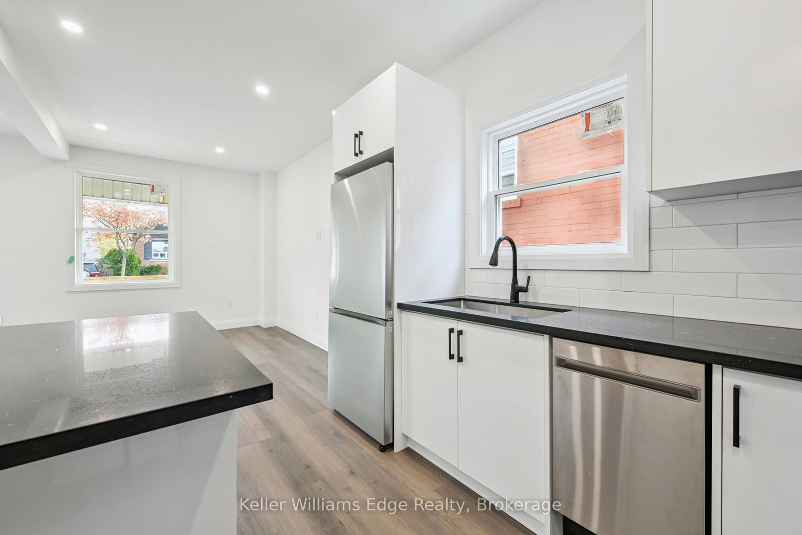 Detached House for sale at 161 Weir Street, Hamilton, Ontario, L8H 5G1 - Homeside - MLS: X12974134