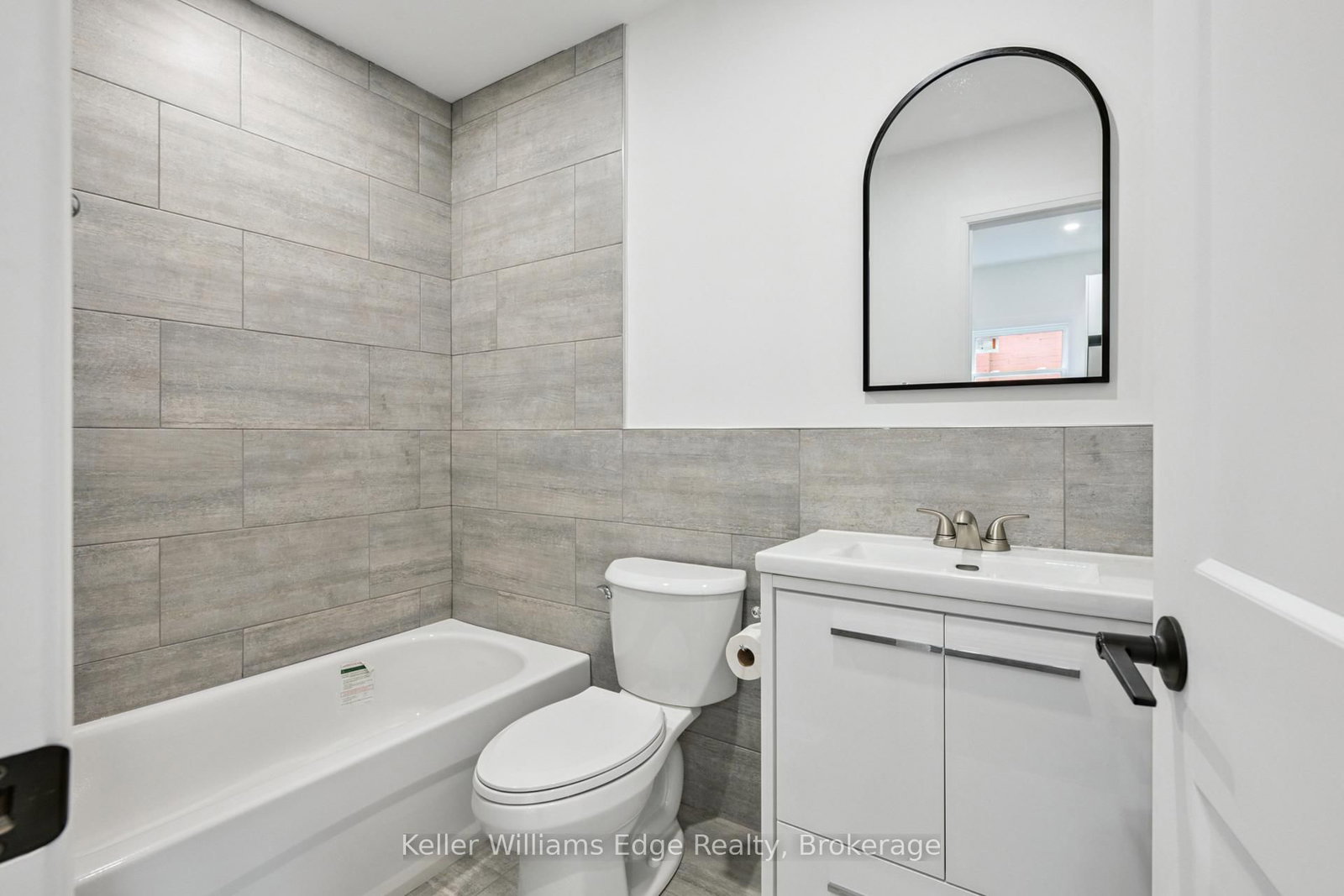 Detached House for sale at 161 Weir Street, Hamilton, Ontario, L8H 5G1 - Homeside - MLS: X12974134