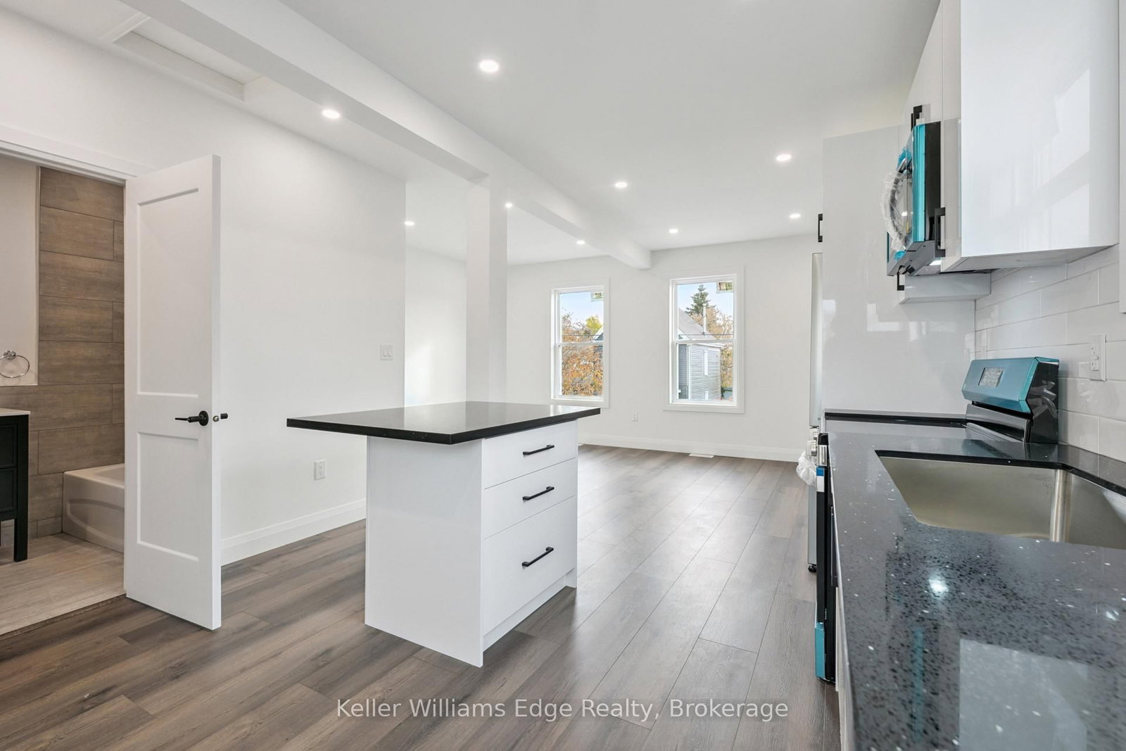 Detached House for sale at 161 Weir Street, Hamilton, Ontario, L8H 5G1 - Homeside - MLS: X12974134