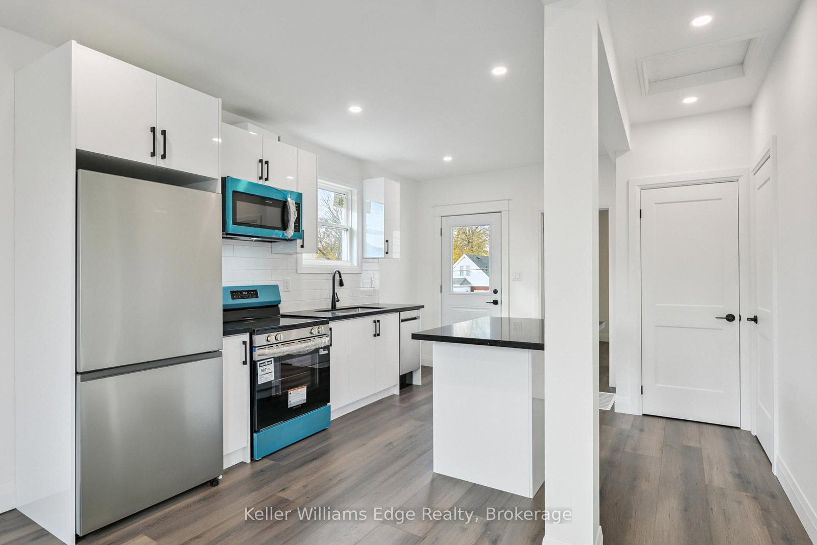 Detached House for sale at 161 Weir Street, Hamilton, Ontario, L8H 5G1 - Homeside - MLS: X12974134