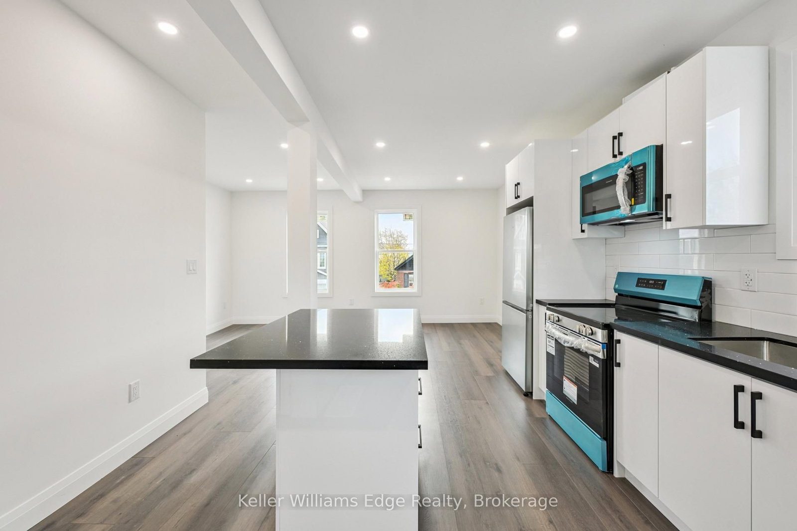 Detached House for sale at 161 Weir Street, Hamilton, Ontario, L8H 5G1 - Homeside - MLS: X12974134