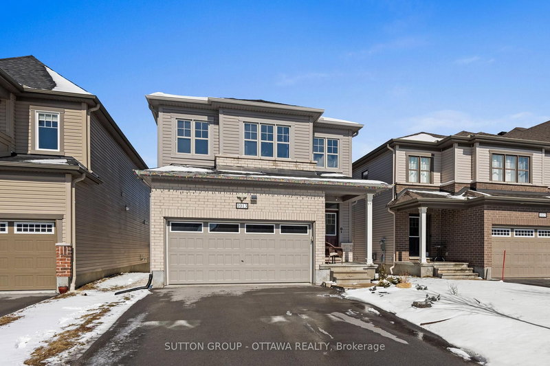 home for sale on 1013 Manège Street