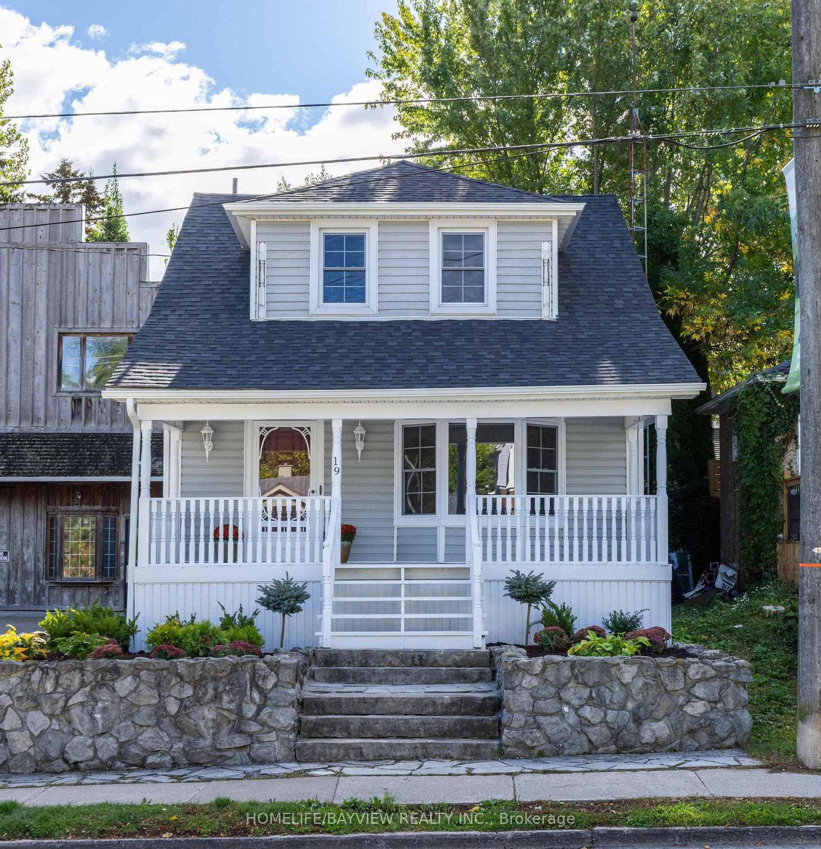 19 Main Street - Photo 2