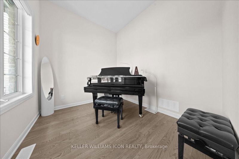 352 Cloyne Cres, Ottawa, K2J 6W4 | Image 3