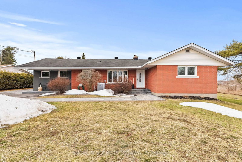 home for sale on 4624 Albion Road