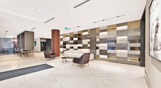 316 - 55 Duke Street