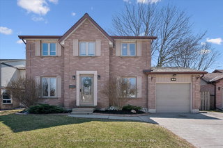 73 Pathfinder Crescent