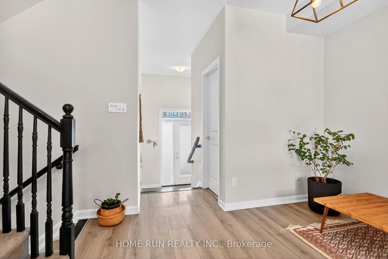 733 Cashmere Terrace - Photo 3