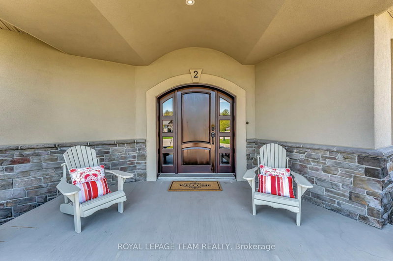 2 Beechgrove Gdns, Ottawa, K2S 1R1 | Image 2