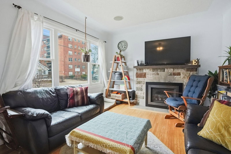 76 High St, London South, N6C 4J9 | Image 3