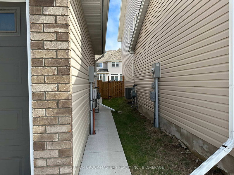 1187 Waterside Way, Kingston, K7K 0J1 | Image 3