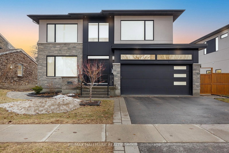 1976 Lenester Ave, Ottawa, K2A 1J9 | Image 2