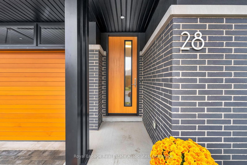 8 - 28 Juniper Tr, Welland, L3C 0H5 | Image 3