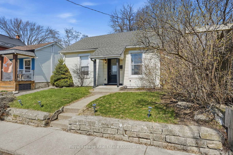 12 Nelson St, Hamilton, L8P 1G3 | Image 2