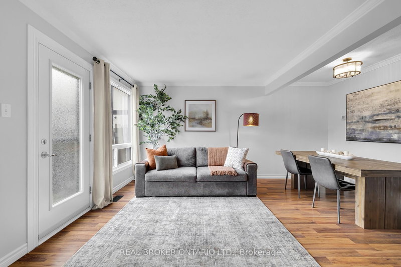 101 Mcclintock Way, Kanata, K2L 2A5 | Image 2